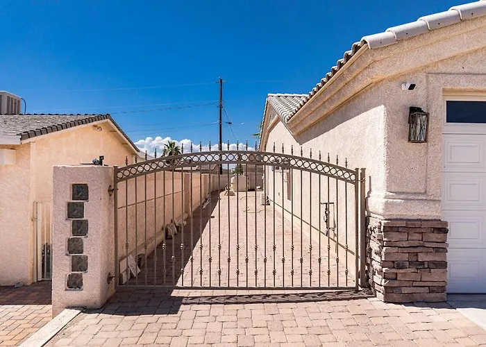 Villa Havasu Tropics - Pool, Spa, Game Room, Sleeps 14 *