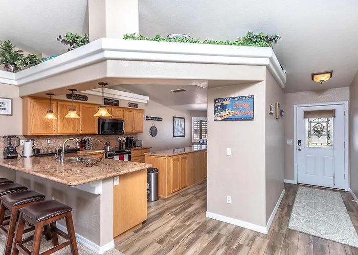 Havasu Tropics - Pool, Spa, Game Room, Sleeps 14 Villa Lake Havasu City