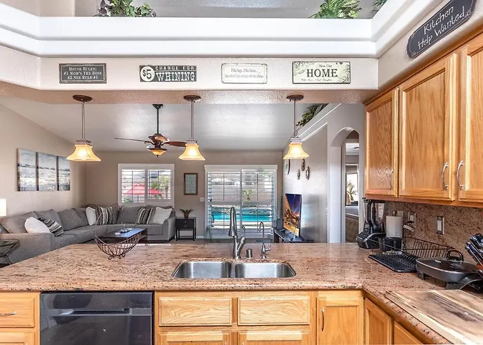 Havasu Tropics - Pool, Spa, Game Room, Sleeps 14 Villa Lake Havasu City